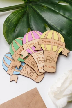 Деревянный магнит, в форме воздушного шара, 10х8,5 см