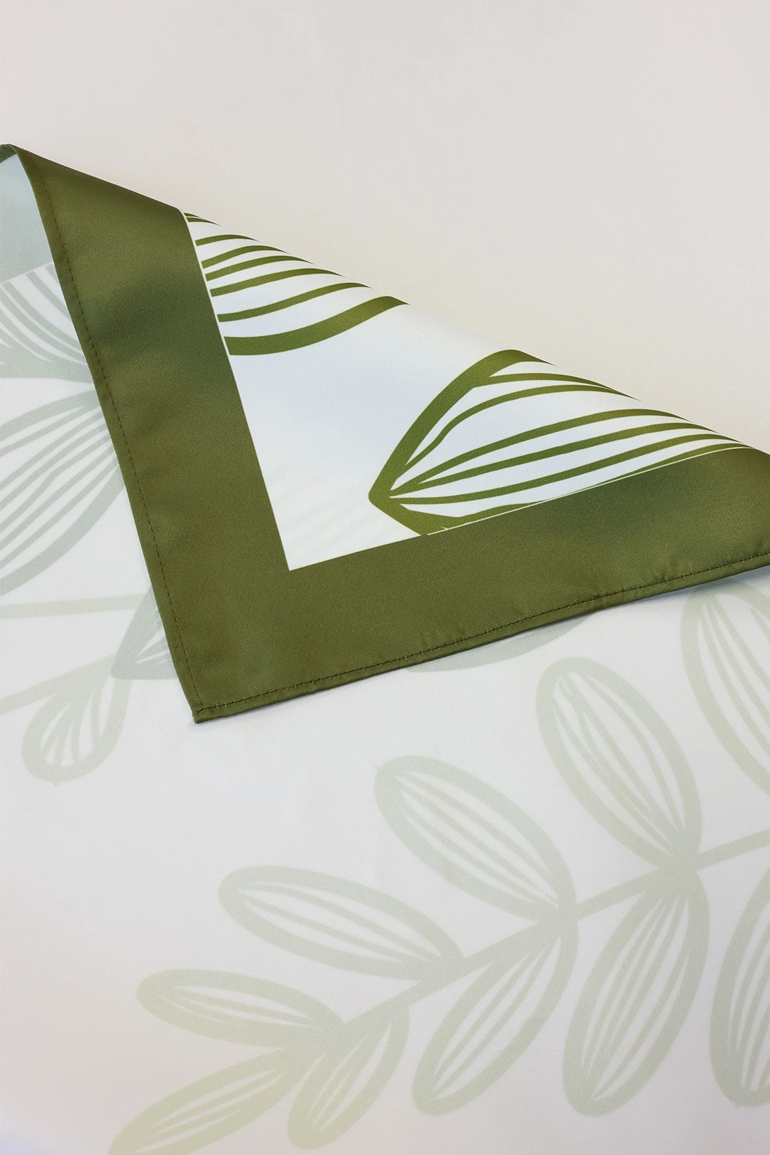 Скатерть прямоугольная 120х200 см, с полной запечаткой (полиэстер) "Begonia"#1