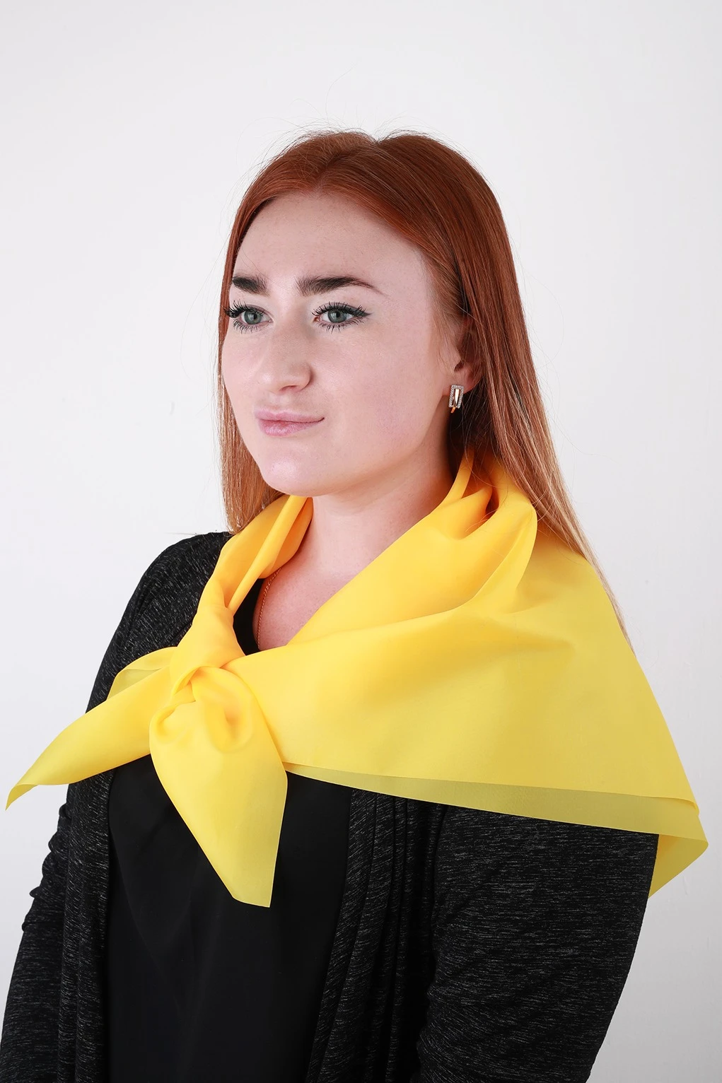 Купить платок Фантазия 80х80 см желтый