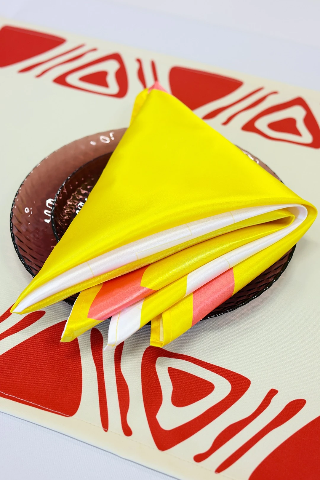 Купить скатерть квадратную 70х70 см, с полной запечаткой (полиэстер) "Candy"