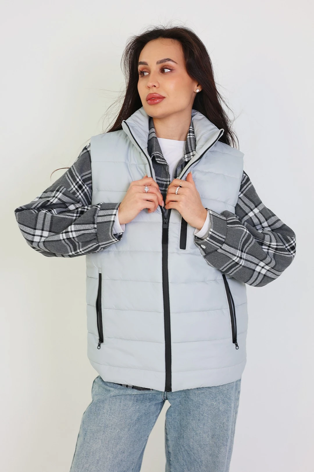 Жилет Эмбер на синтепоне со стежкой унисекс, однотонный серый#1 Жилет Эмбер на синтепоне со стежкой унисекс, однотонный серый#1