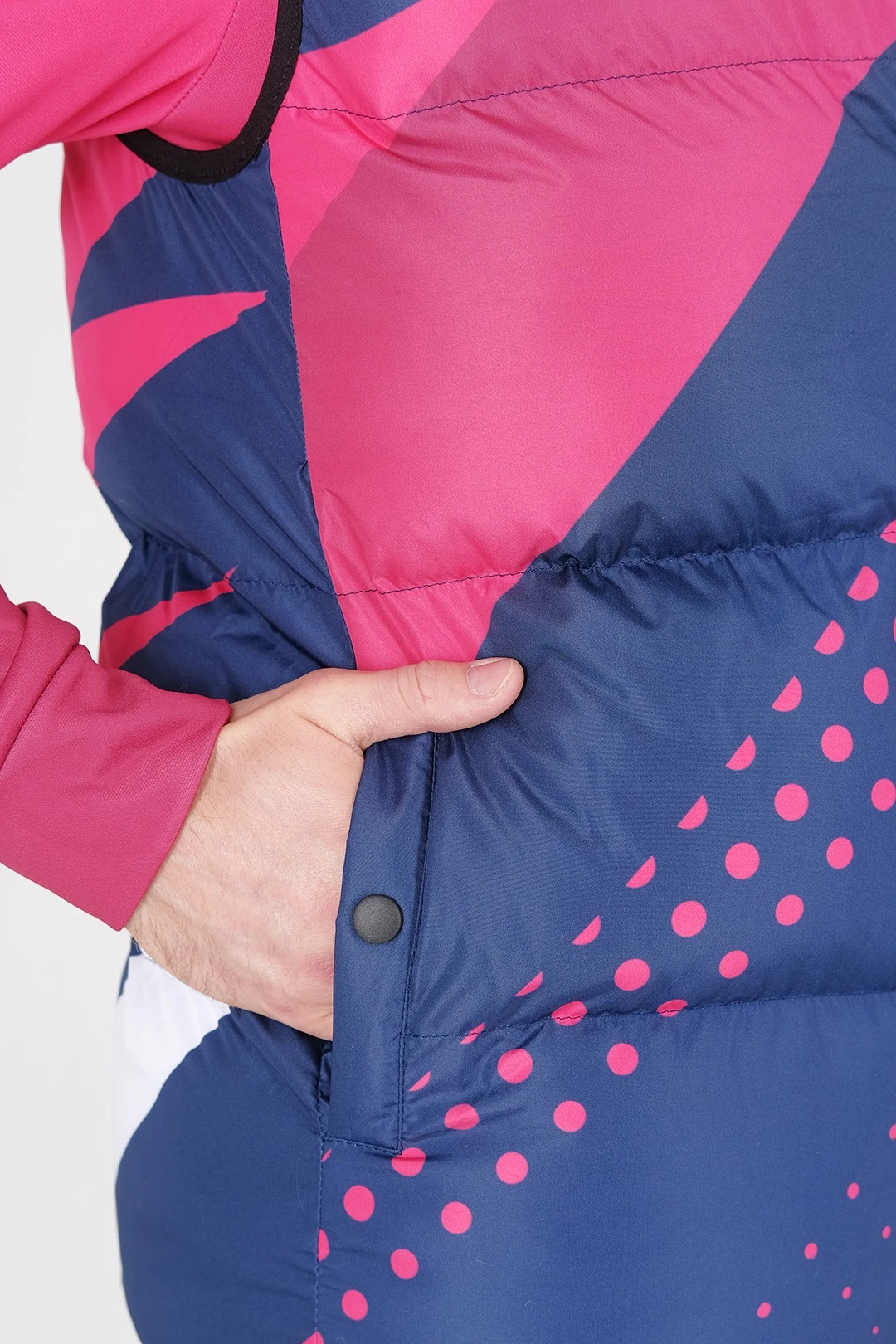 Жилет Морган Лайт с подкладом из лебяжьего пуха унисекс, с полной запечаткой "Dipole"#2 Жилет Морган Лайт с подкладом из лебяжьего пуха унисекс, с полной запечаткой "Dipole"#2