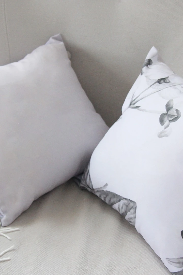 Подушка 35х35 см, с принтом "Monochrome"#3 Подушка 35х35 см, с принтом "Monochrome"#3