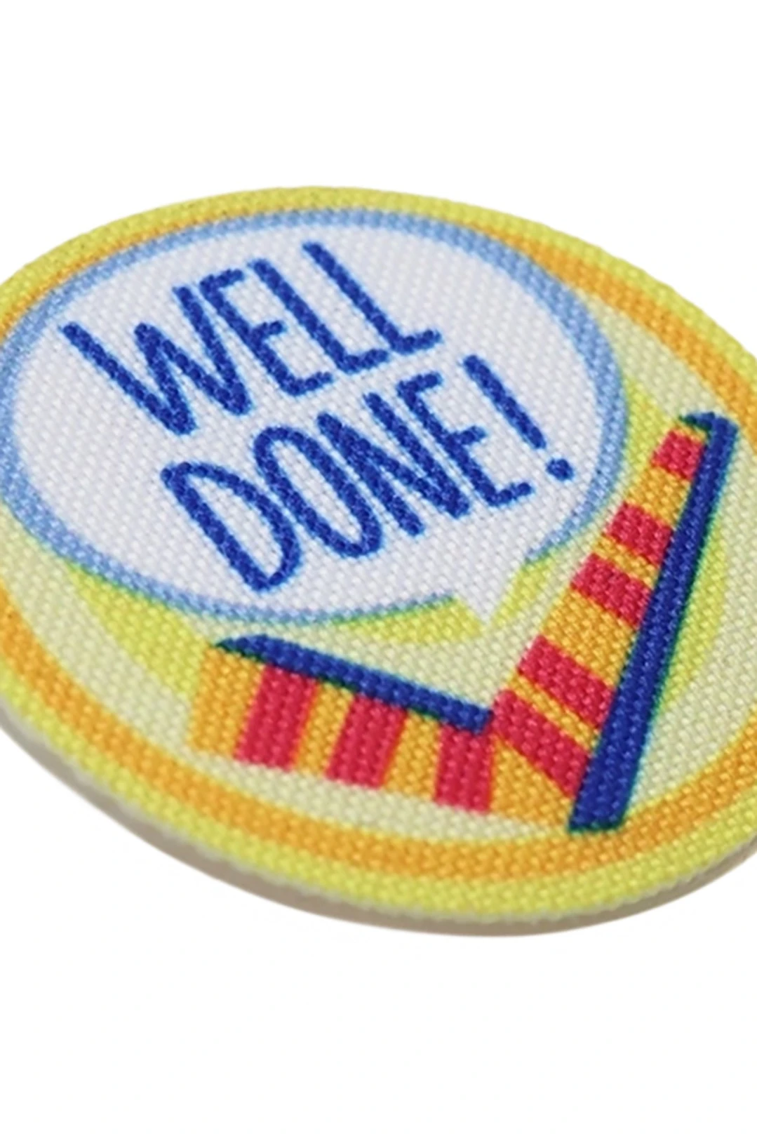 Купить наклейку-стикер Круг 4х4 см с печатью "Well Done"