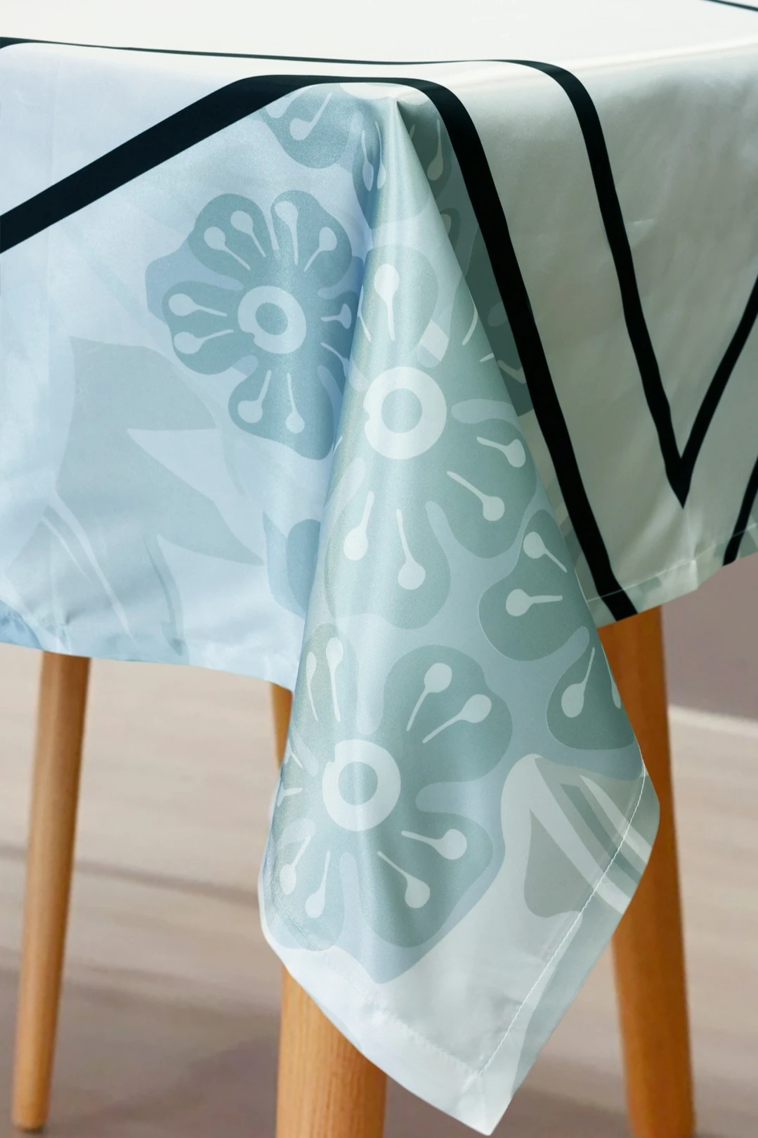 Скатерть квадратная 135х135 см, с полной запечаткой (полиэстер) "Floristics"#2 Скатерть квадратная 135х135 см, с полной запечаткой (полиэстер) "Floristics"#2