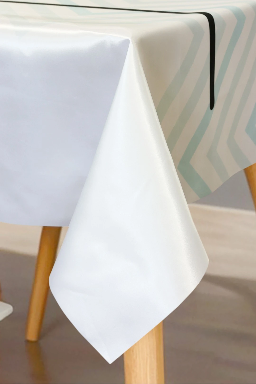 Купить скатерть квадратную 135х135 см, с полной запечаткой (полиэстер) "Comfort" Купить скатерть квадратную 135х135 см, с полной запечаткой (полиэстер) "Comfort"