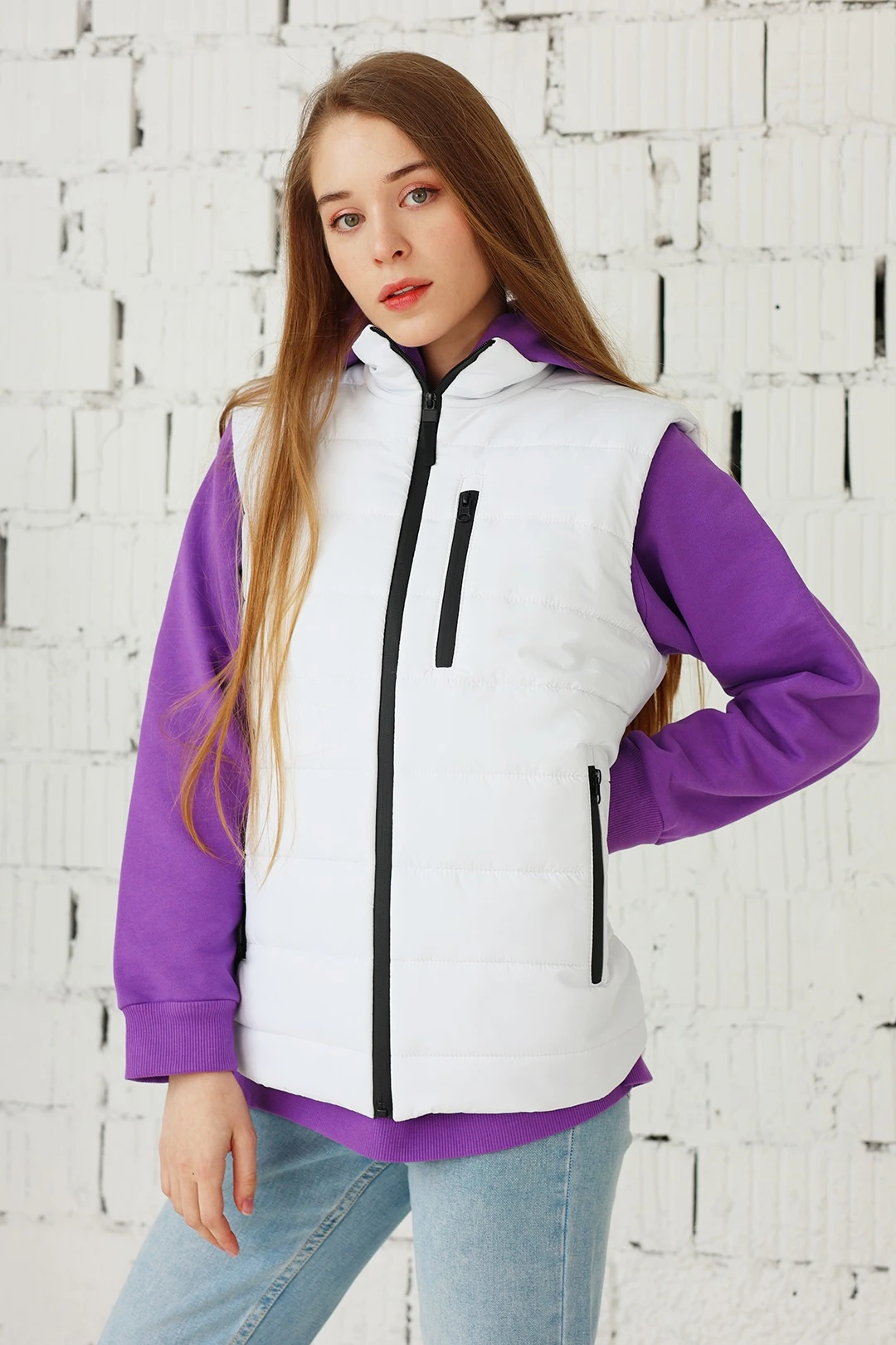 Купить жилет Эмбер на синтепоне со стежкой унисекс, однотонный белый