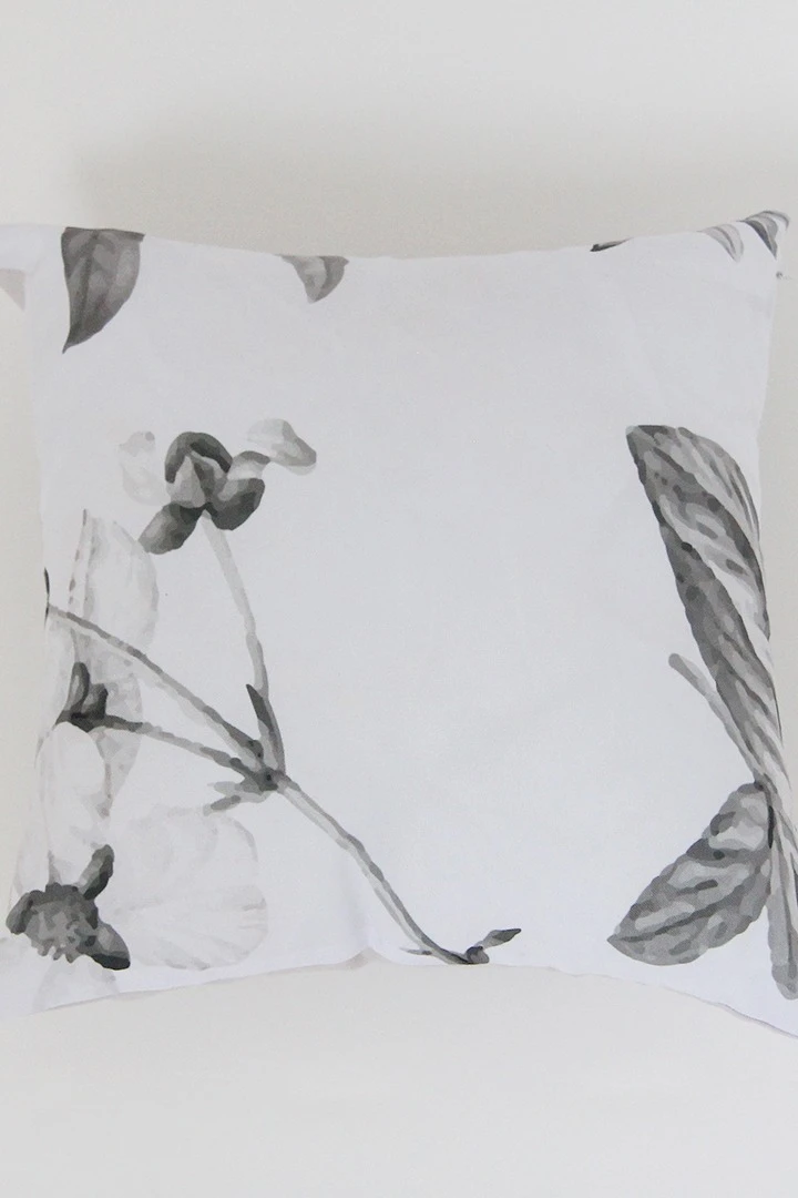 Подушка 35х35 см, с принтом "Monochrome"#1 Подушка 35х35 см, с принтом "Monochrome"#1