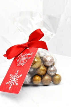 Драже фундука в шоколаде, в подарочном пакете с индивидуальной биркой