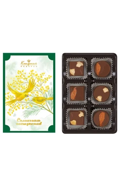 Набор молочного шоколада с миндалем и фундуком