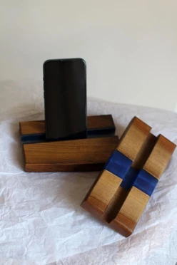 Подставка для телефона из дерева со смолой#2