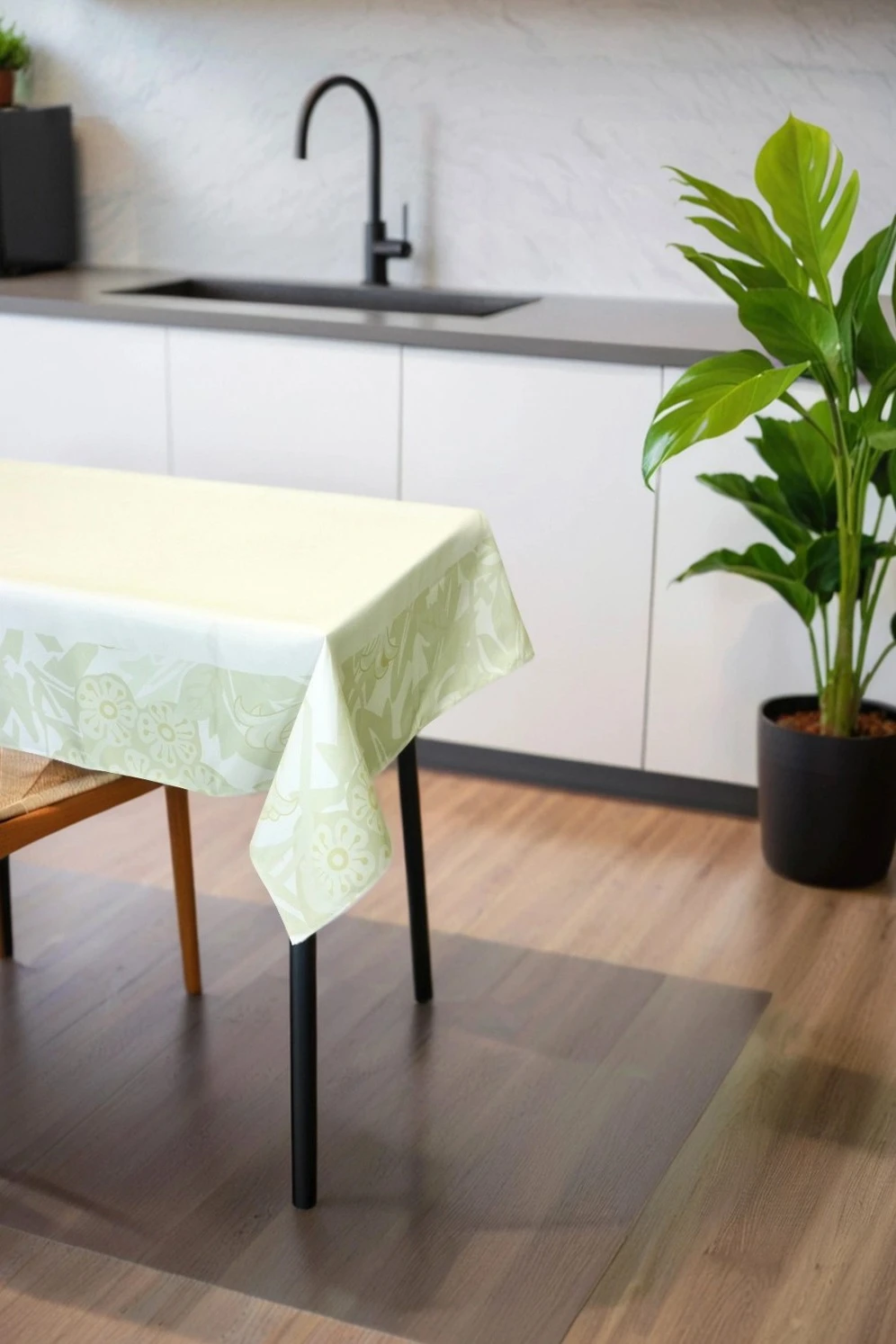 Купить скатерть прямоугольную 135х220 см, с полной запечаткой "Freedom" Купить скатерть прямоугольную 135х220 см, с полной запечаткой "Freedom"