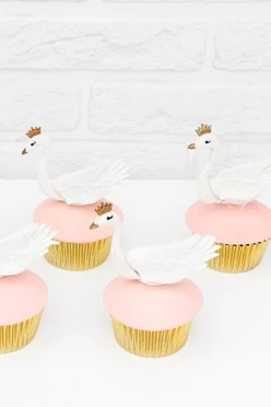 Капкейк с фигуркой#1