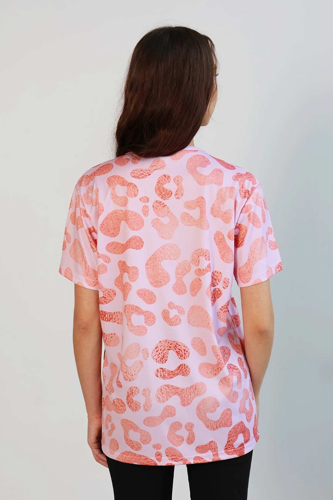 Футболка Гэлэкси унисекс из примы с полной запечаткой "Pink leopard"#2 Футболка Гэлэкси унисекс из примы с полной запечаткой "Pink leopard"#2