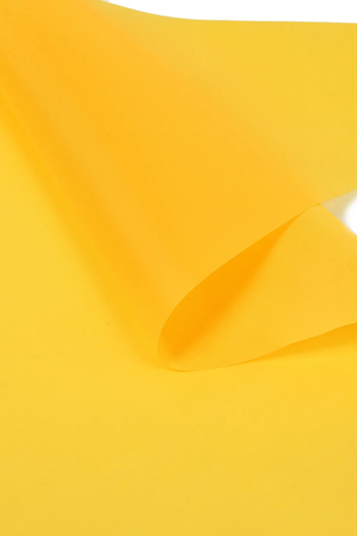 Косынка Лолла из шелка расцвечивания 60х60х90 см, однотонная желтая#4 Косынка Лолла из шелка расцвечивания 60х60х90 см, однотонная желтая#4