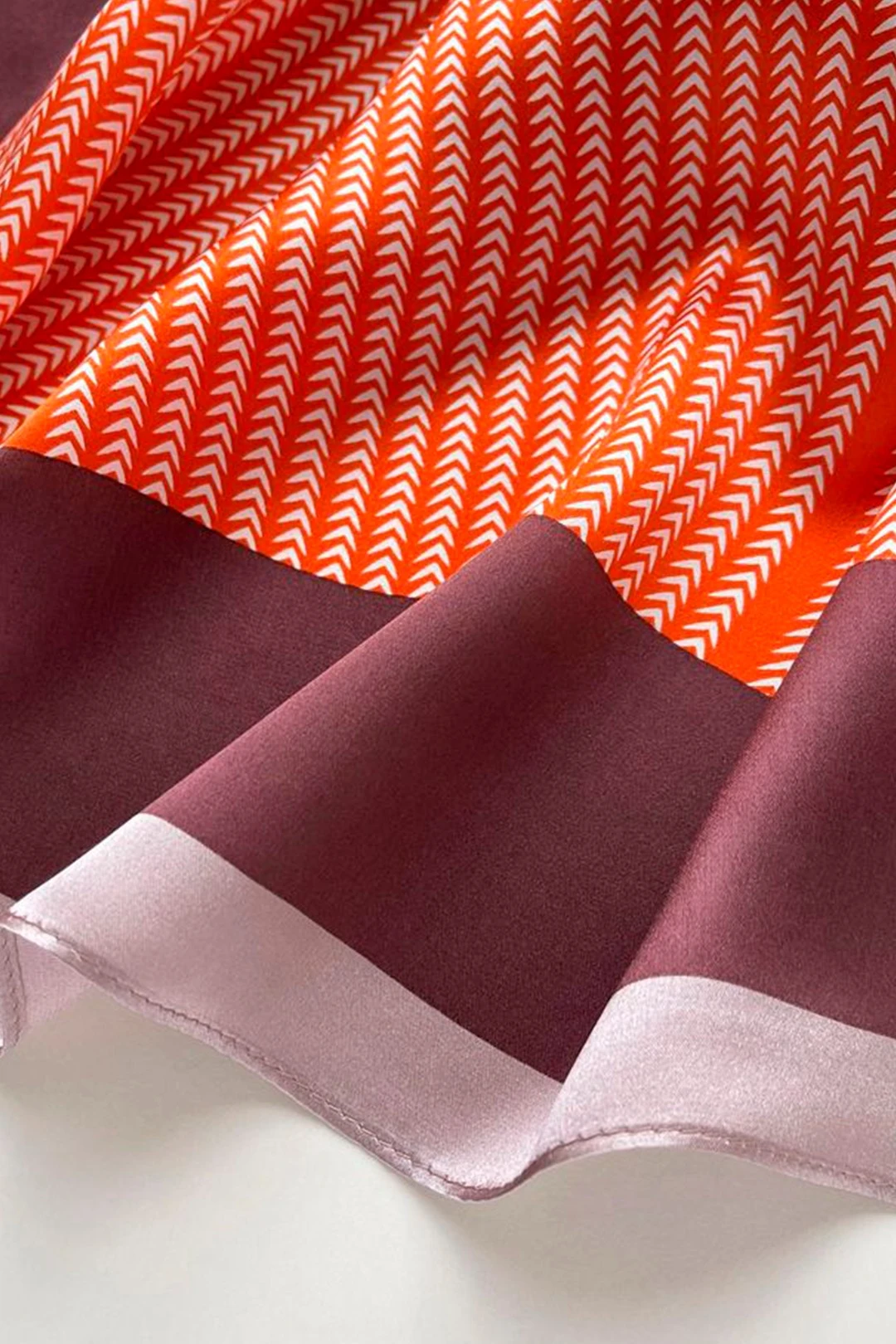 Купить косынку Шарлотта 80х80х120 см, с полной запечаткой "Minimalist Composition"