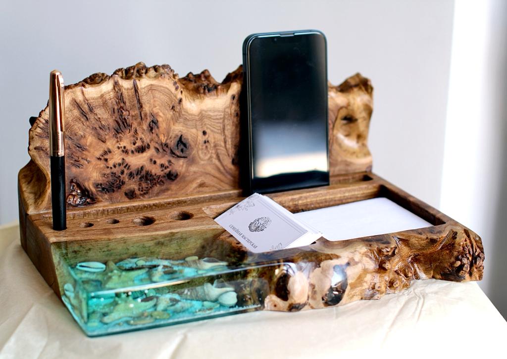 Изготавливаются из древесины карагача и эпоксидной смолы
Возможно исполнение в любых размерах Изготавливаются из древесины карагача и эпоксидной смолы
Возможно исполнение в любых размерах