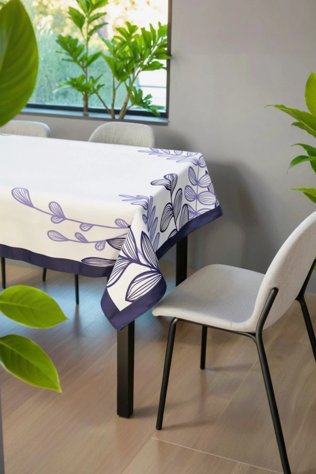 Купить скатерть прямоугольную 130х200 см, с полной запечаткой (полиэстер) "Purple trim"