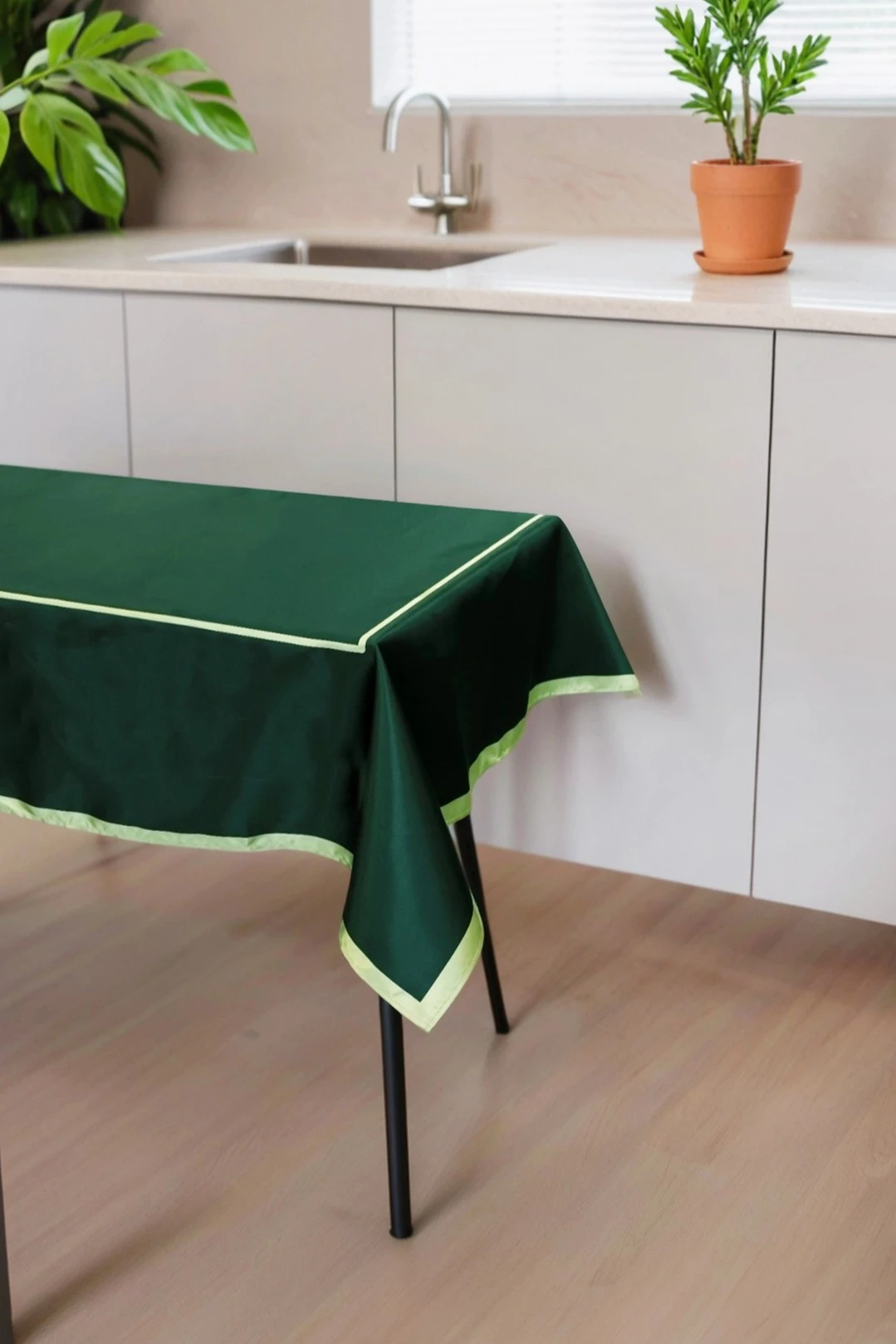 Купить скатерть прямоугольную 135х220 см, с полной запечаткой (полиэстер) "Glade" Купить скатерть прямоугольную 135х220 см, с полной запечаткой (полиэстер) "Glade"